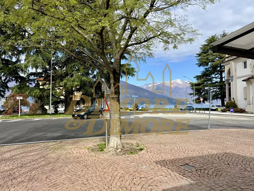 Immagine 23 di Trilocale in vendita  in Piazza Garibaldi 10 a Luino