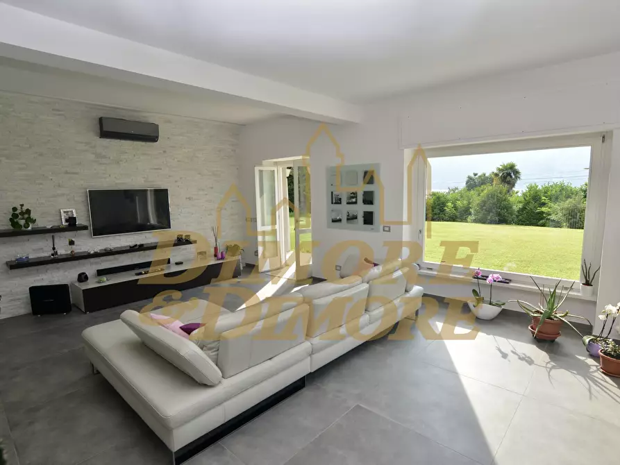 Immagine 14 di Villa in vendita  in Via Portovaltravaglia 39 a Brezzo Di Bedero