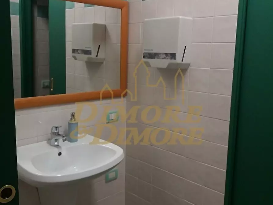 Immagine 14 di Ufficio in vendita  a Verbania