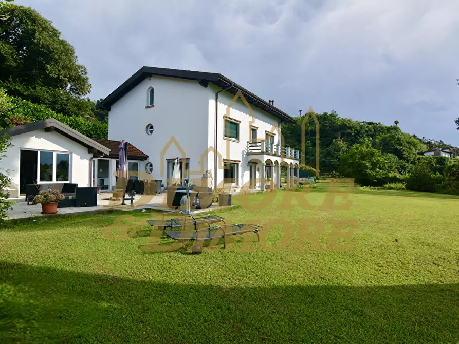 Immagine 7 di Villa in vendita  in Via Portovaltravaglia 39 a Brezzo Di Bedero