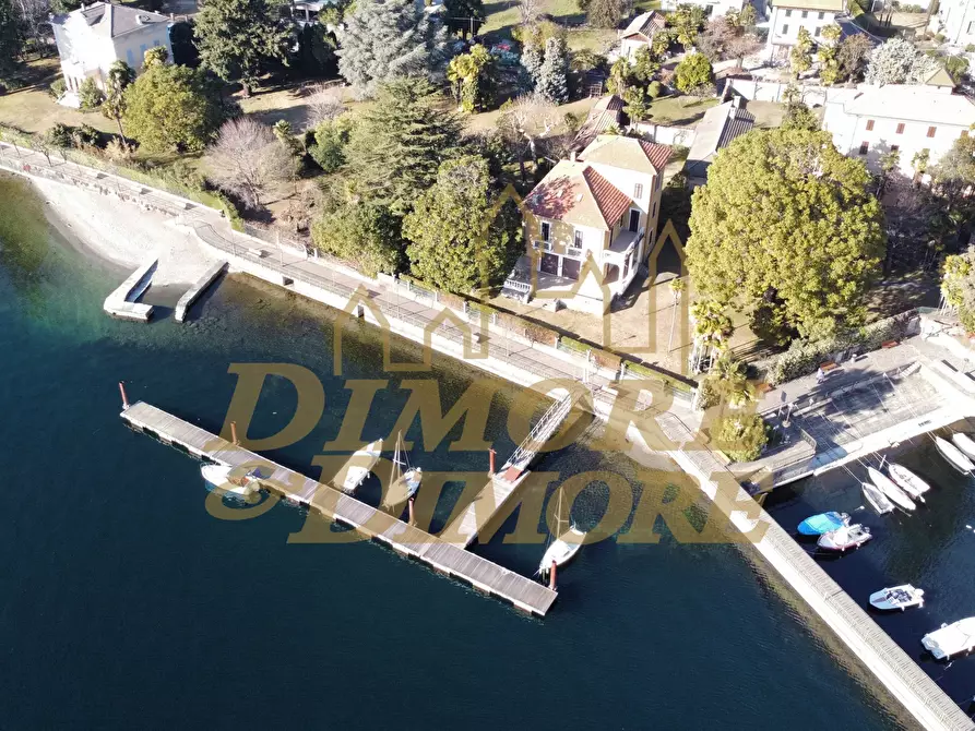 Immagine 5 di Villa in vendita  in Viale Garibaldi 68 a Maccagno Con Pino E Veddasca