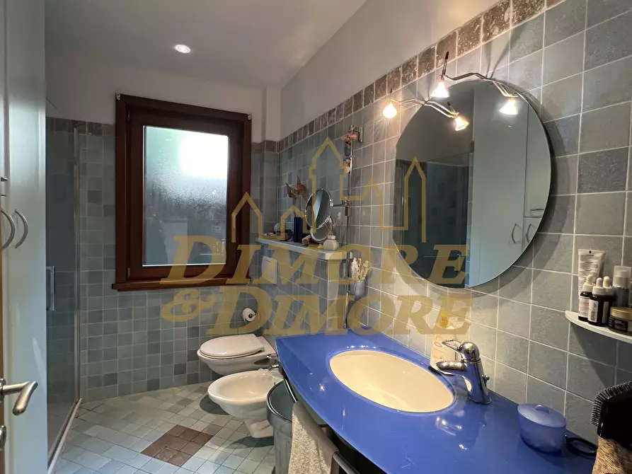 Immagine 20 di Quadrilocale in vendita  a Maccagno Con Pino E Veddasca