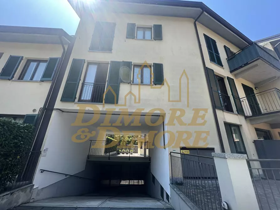 Immagine 27 di Trilocale in vendita  in Via Arturo Reschigna 2/B a Maccagno Con Pino E Veddasca