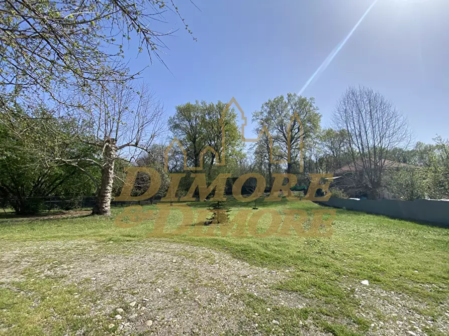 Immagine 8 di Showroom in vendita  a Castelletto Sopra Ticino