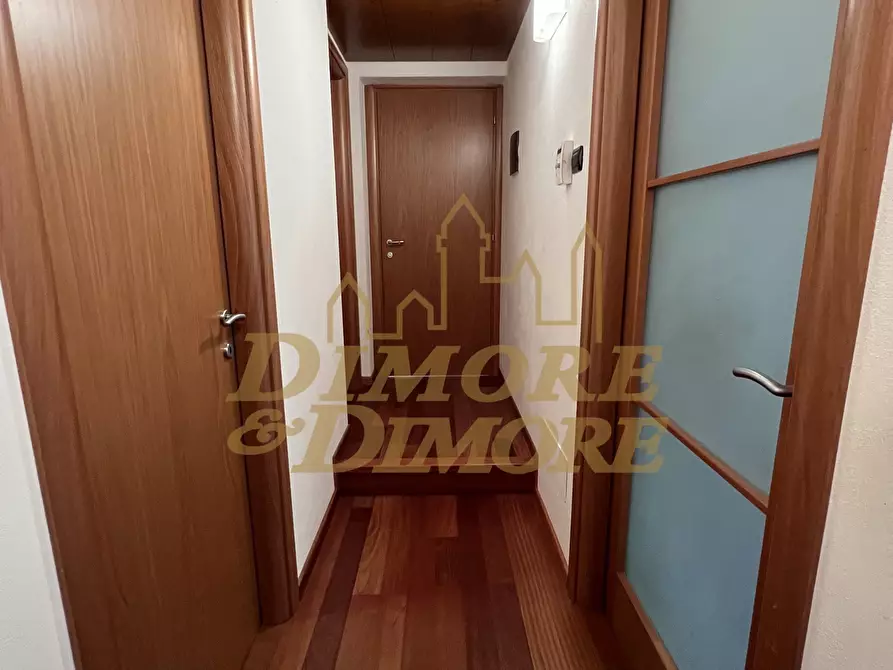 Immagine 28 di Quadrilocale in vendita  a Maccagno Con Pino E Veddasca