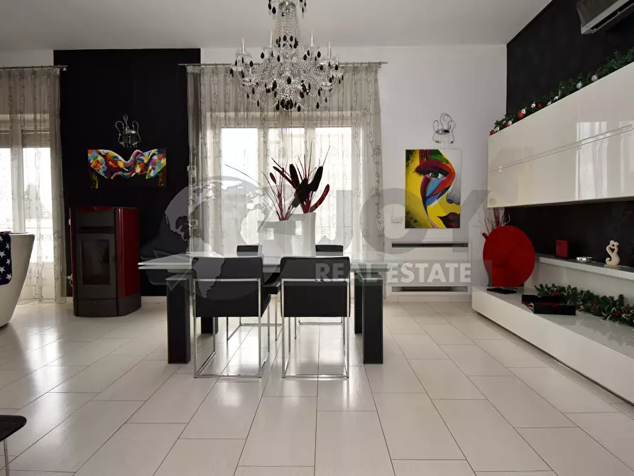 Immagine 9 di Appartamento in vendita  in Via Raffaello a Monteroni Di Lecce