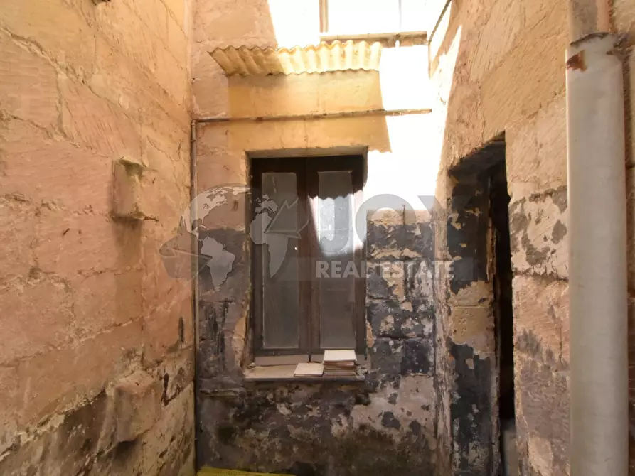 Immagine 11 di Palazzo in vendita  in Via Gorizia 35 a Lecce