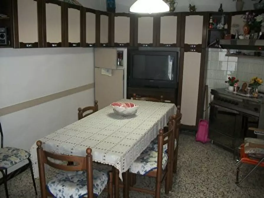 Immagine 9 di Porzione di casa in vendita  in VIA DEI PICENI a Castel Frentano