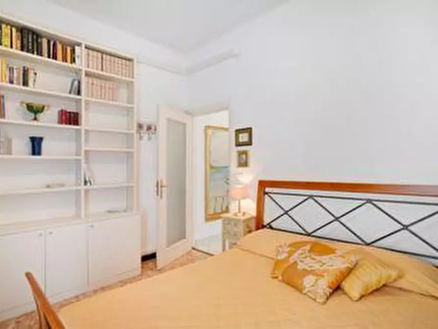 Immagine 14 di Trilocale in affitto  in Via Roma a Alassio