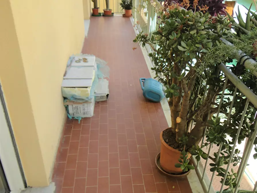 Immagine 10 di Trilocale in vendita  a Alassio