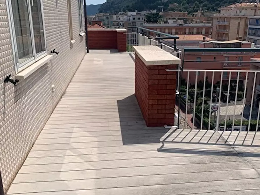 Immagine 13 di Attico in affitto  a Alassio