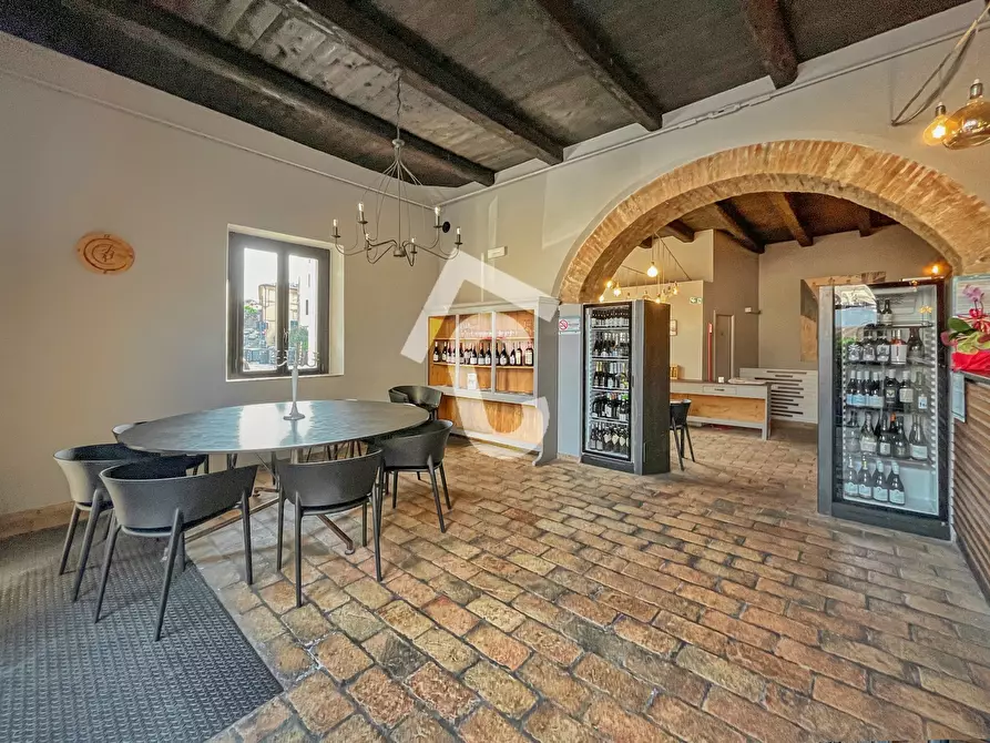 Immagine 1 di Bar / Ristorante in vendita  a Jesi
