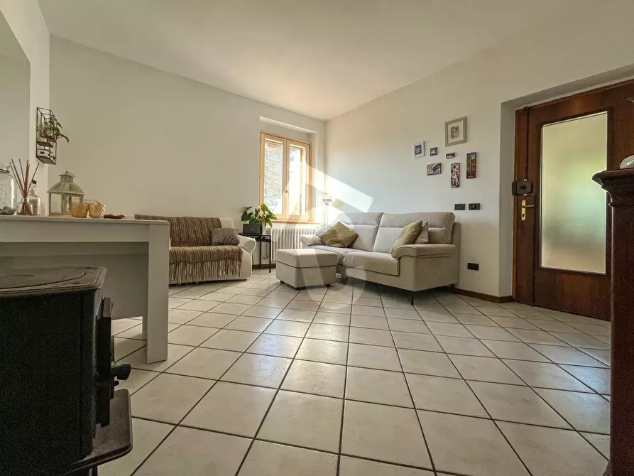 Immagine 14 di Rustico / casale in vendita  a Rosora