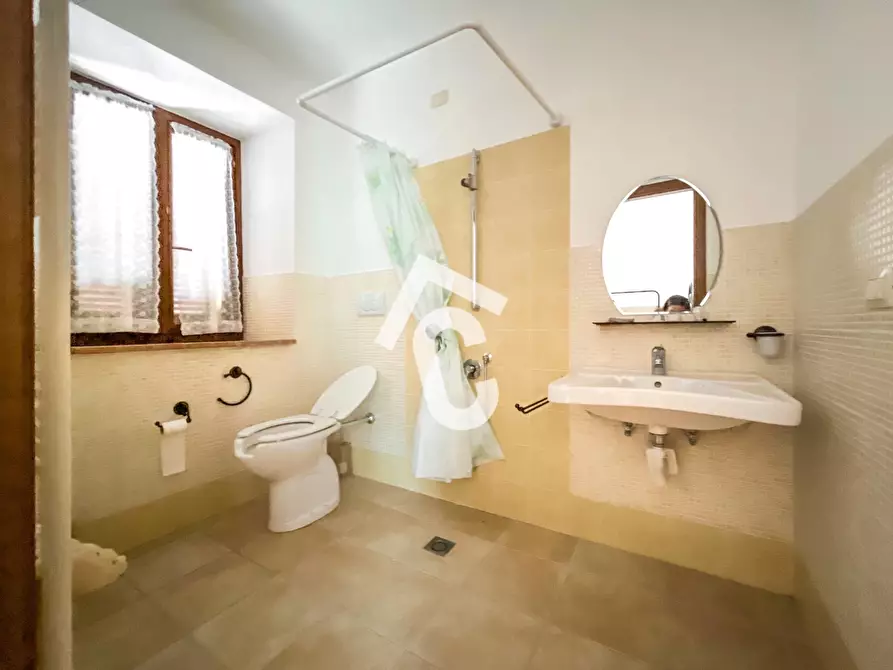 Immagine 18 di Rustico / casale in vendita  a Maiolati Spontini