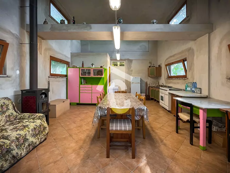 Immagine 18 di Rustico / casale in vendita  a Jesi