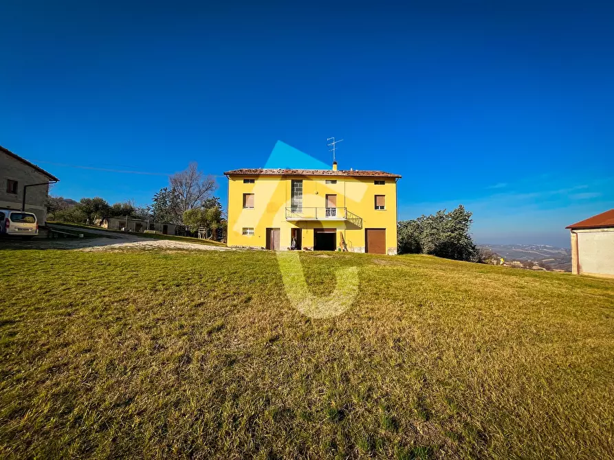 Immagine 1 di Rustico / casale in vendita  a Staffolo