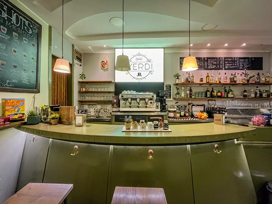 Immagine 1 di Bar / Ristorante in vendita  a Jesi