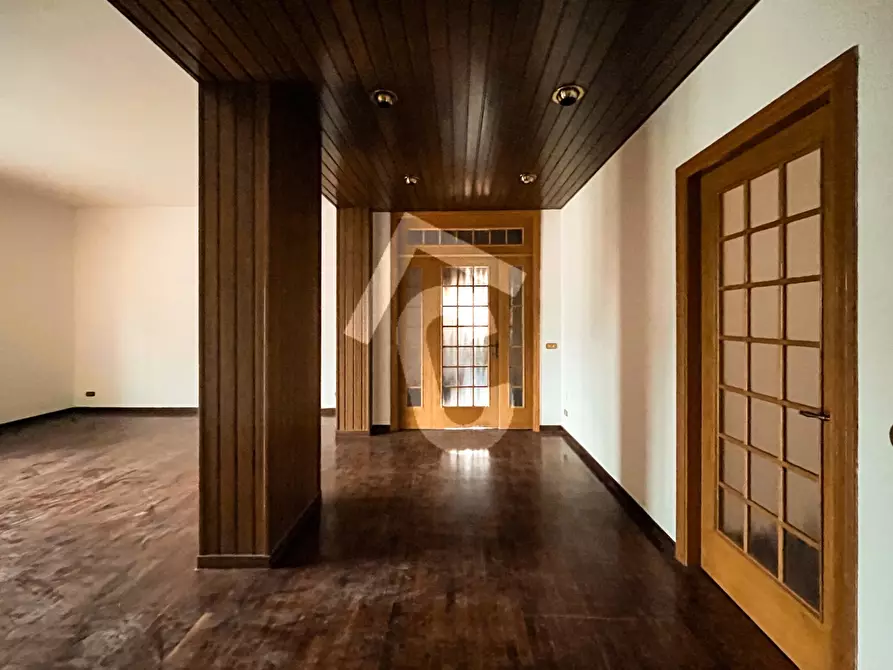 Immagine 11 di Pentalocale in vendita  a Jesi