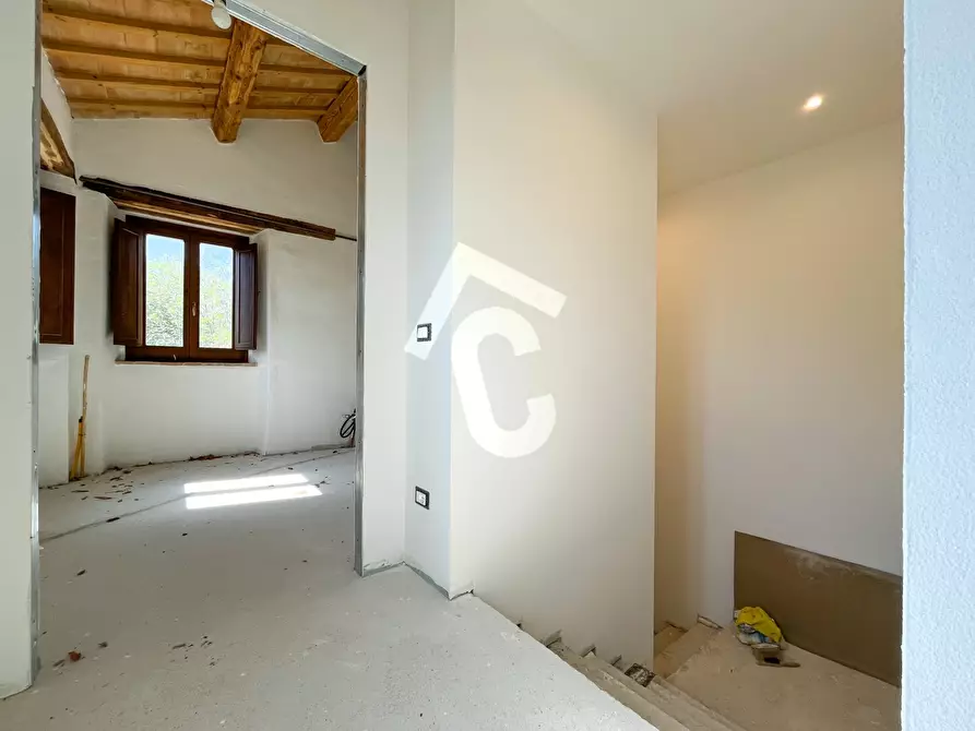 Immagine 39 di Rustico / casale in vendita  a Serra San Quirico