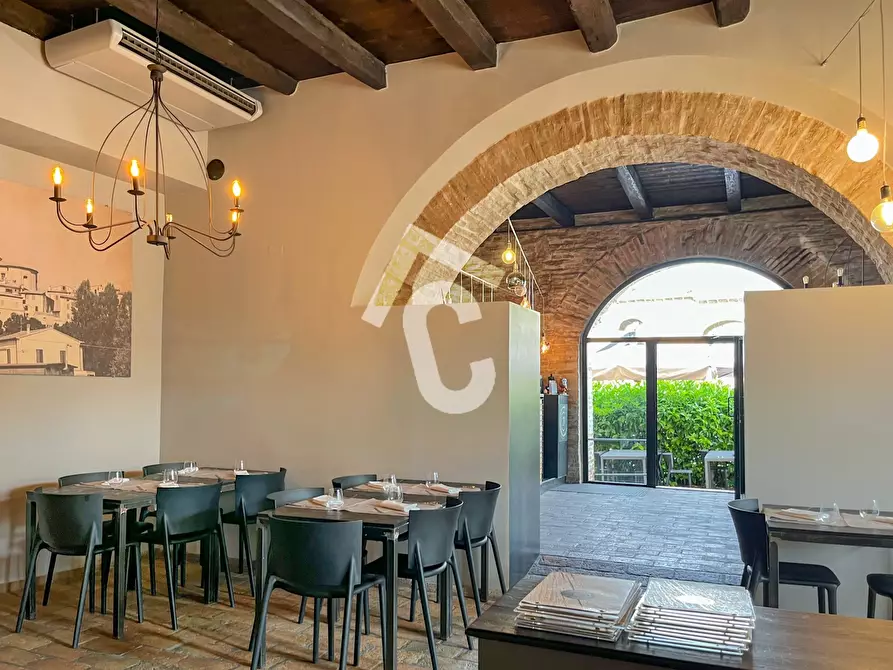 Immagine 2 di Bar / Ristorante in vendita  a Jesi