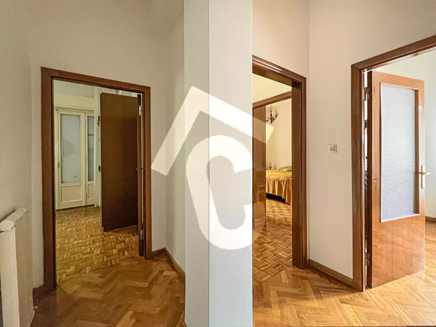 Immagine 8 di Pentalocale in vendita  a Jesi