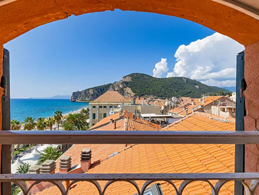 Immagine 28 di Bilocale in affitto  in Piazza Vittorio Emanuele II a Finale Ligure