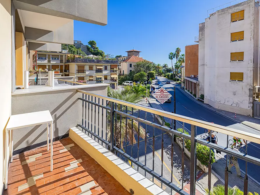 Immagine 6 di Bilocale in affitto  in Via Torino a Finale Ligure