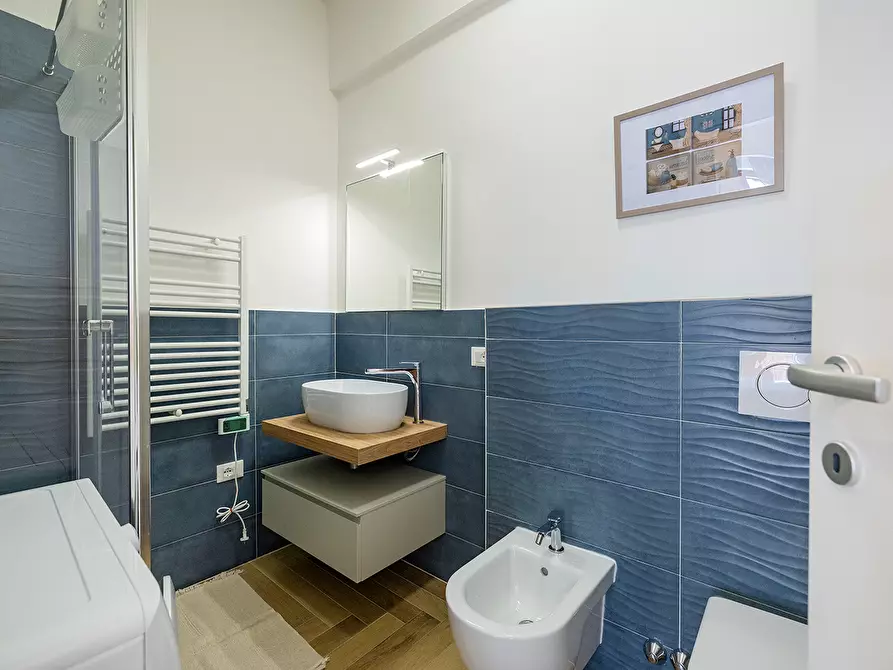 Immagine 10 di Bilocale in affitto  in Via Torino a Finale Ligure