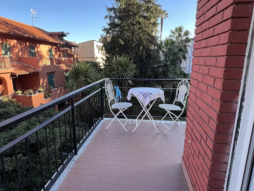 Immagine 12 di Bilocale in vendita  in Via del Cigno a Finale Ligure