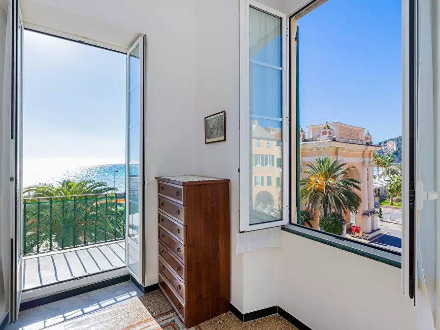 Immagine 17 di Trilocale in affitto  in Piazza Vittorio Emanuele II a Finale Ligure