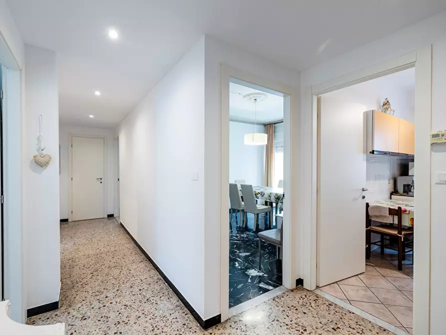 Immagine 27 di Pentalocale in affitto  in Via delle Azalee 3 a Finale Ligure