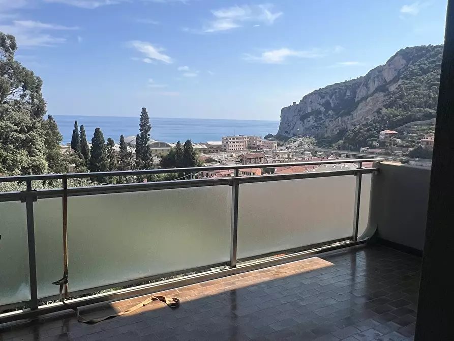 Immagine 2 di Trilocale in vendita  in Via della Pineta a Finale Ligure