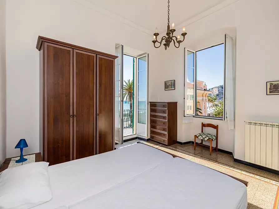 Immagine 16 di Trilocale in affitto  in Piazza Vittorio Emanuele II a Finale Ligure