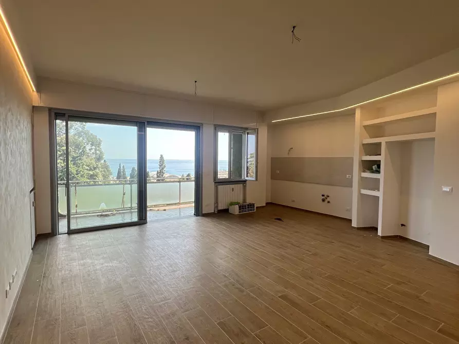 Immagine 5 di Trilocale in vendita  in Via della Pineta a Finale Ligure
