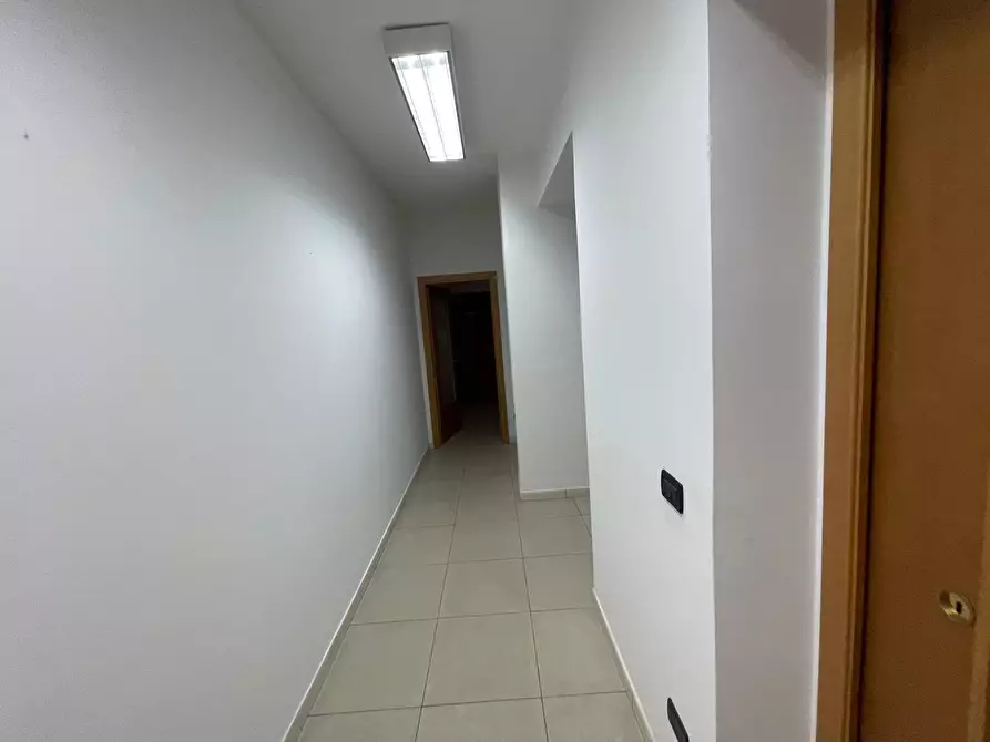 Immagine 18 di Capannone industriale in affitto  a Scordia