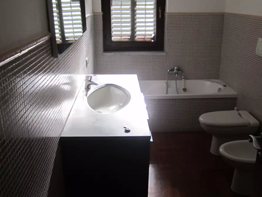 Immagine 10 di Villa in affitto  a Tremestieri Etneo