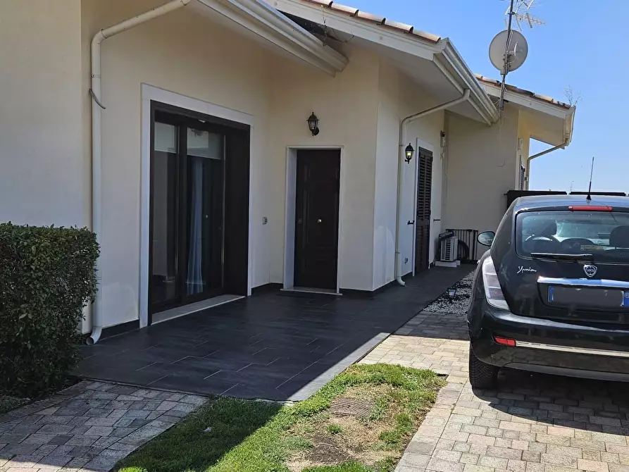 Immagine 2 di Villa in vendita  a Pedara