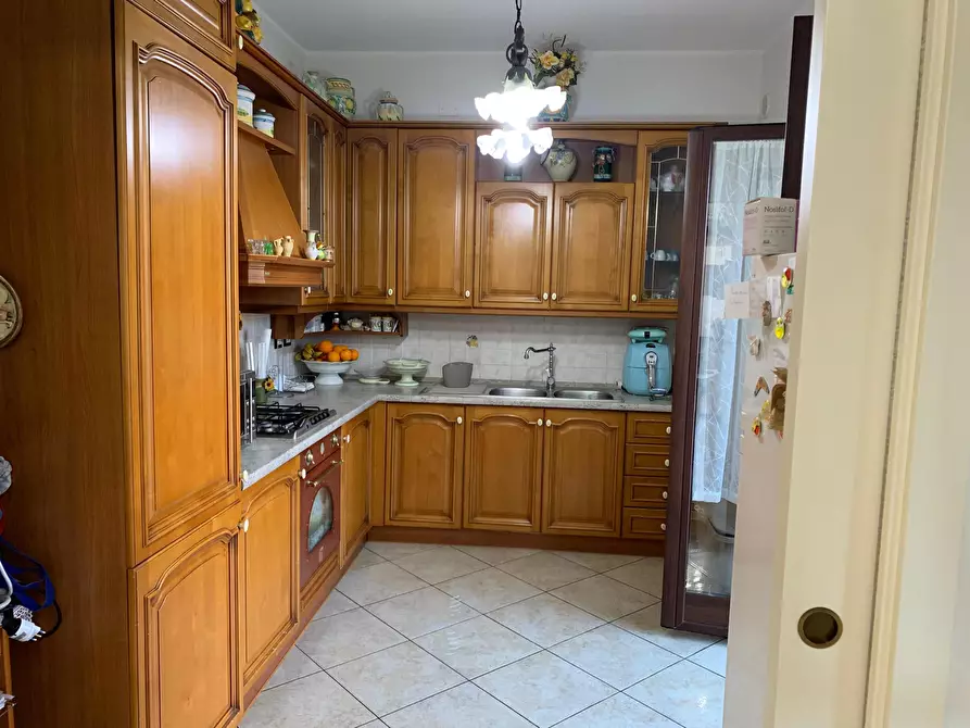 Immagine 9 di Villa in vendita  a Mascalucia