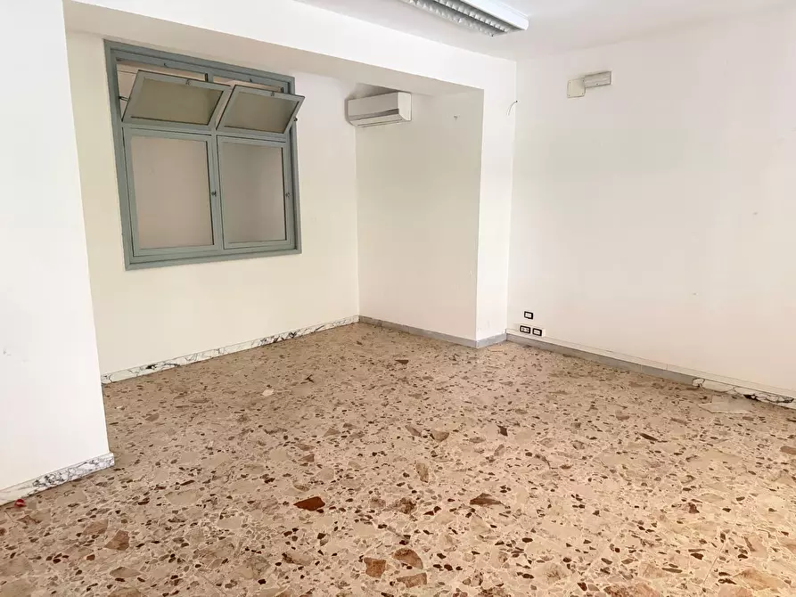 Immagine 32 di Appartamento in affitto  in Via Giuseppe Martinez a Acireale