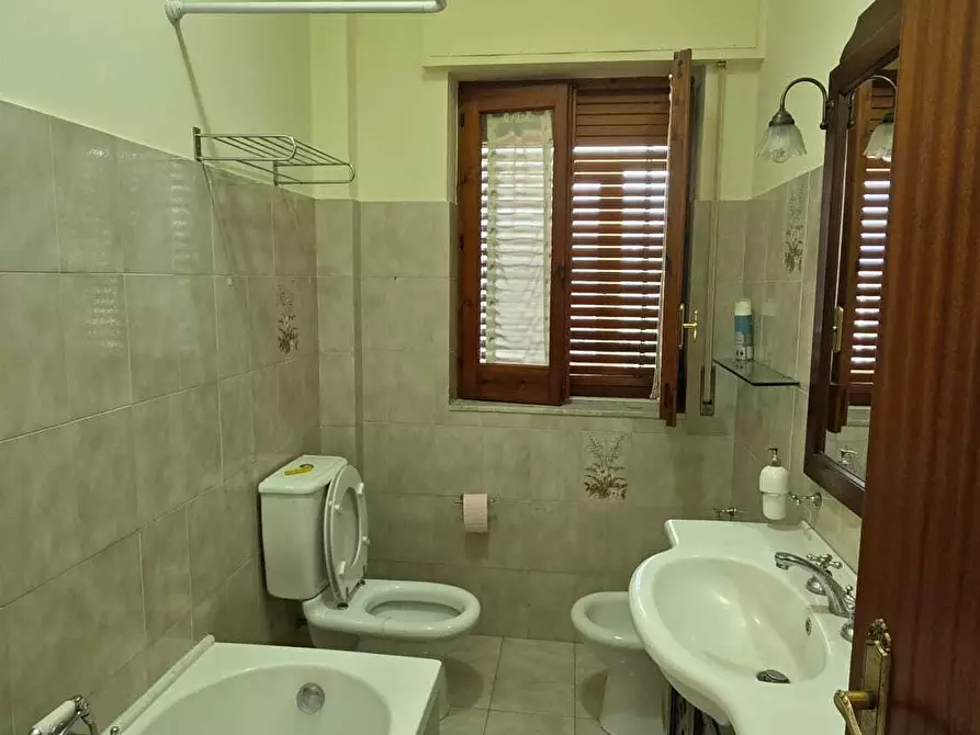 Immagine 12 di Appartamento in vendita  a Aci Sant'antonio