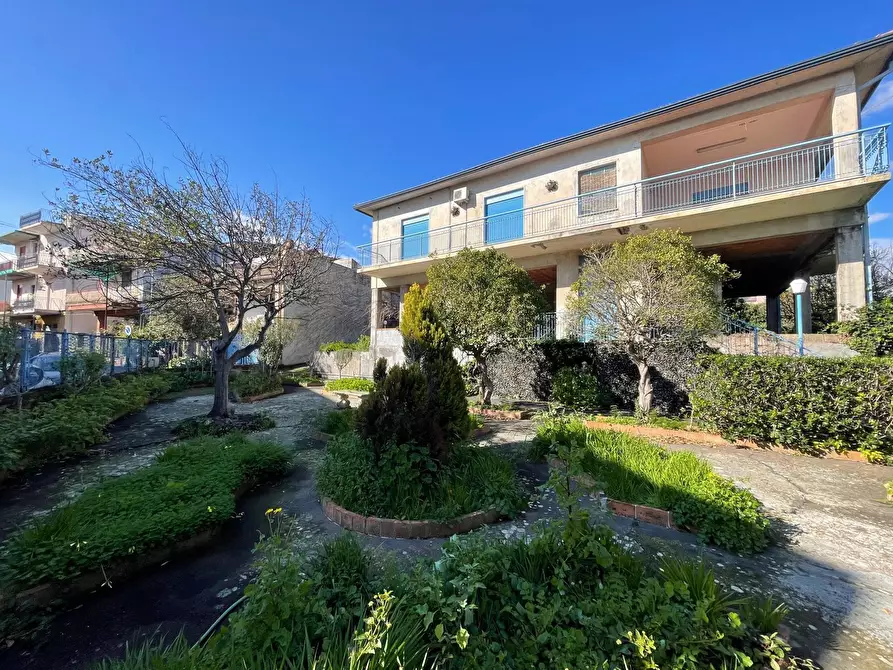 Immagine 2 di Villa in vendita  a Tremestieri Etneo