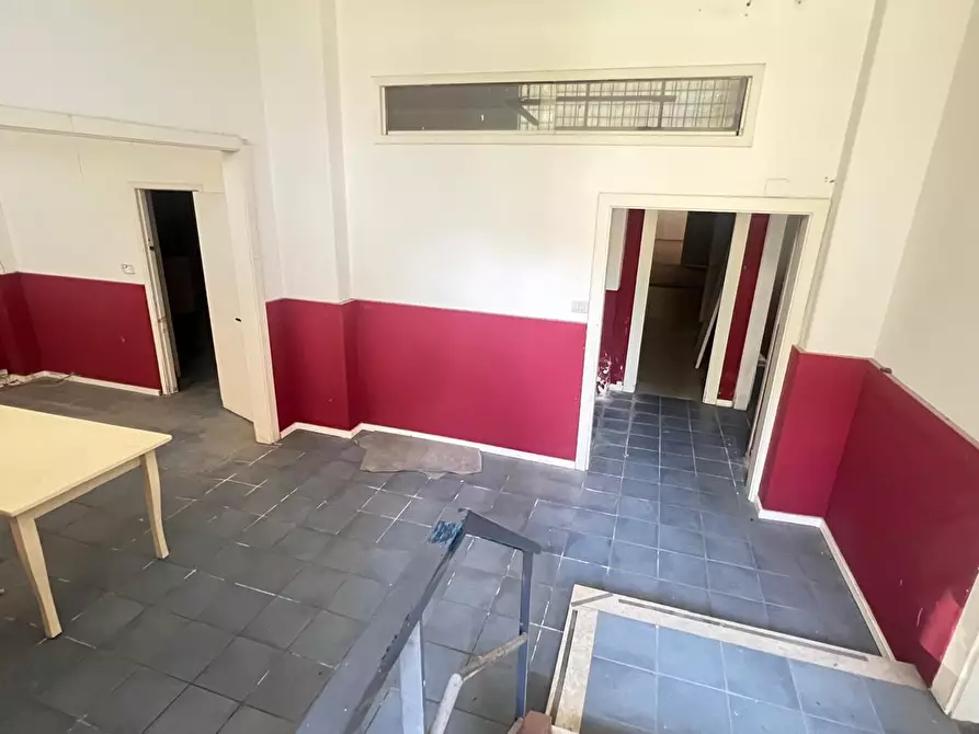 Immagine 5 di Locale commerciale in vendita  a San Gregorio Di Catania