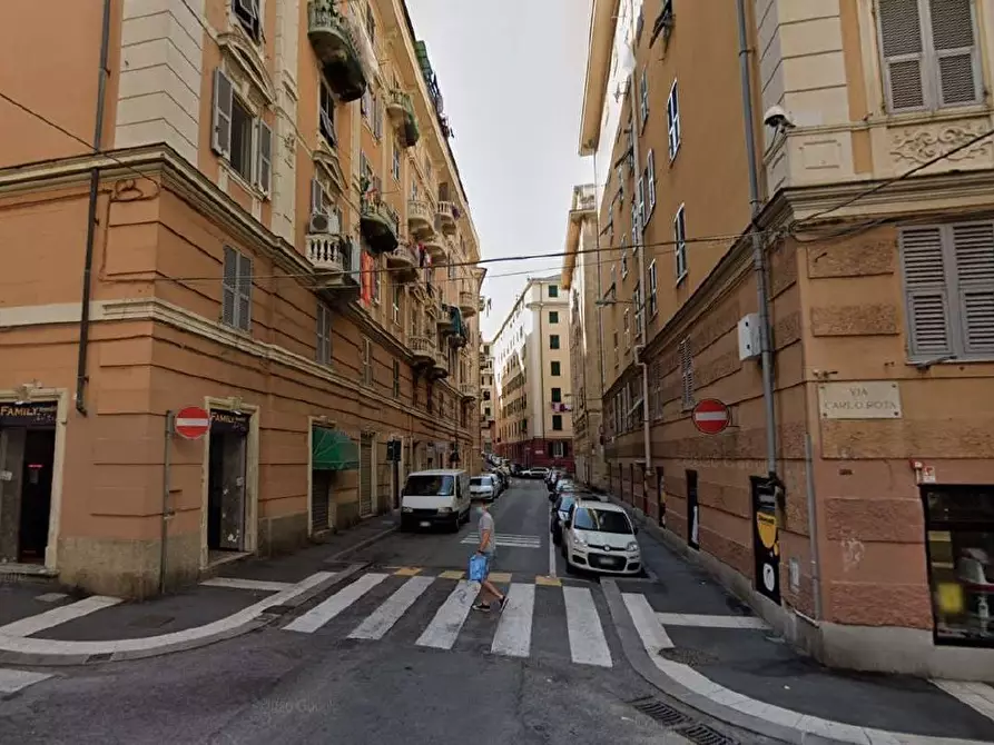 Immagine 7 di Locale commerciale in vendita  in Via Pietro Cristofoli 27R a Genova
