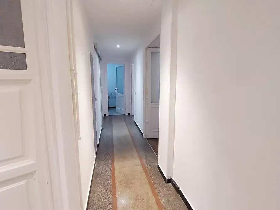 Immagine 5 di Trilocale in vendita  in Corso Magenta a Genova