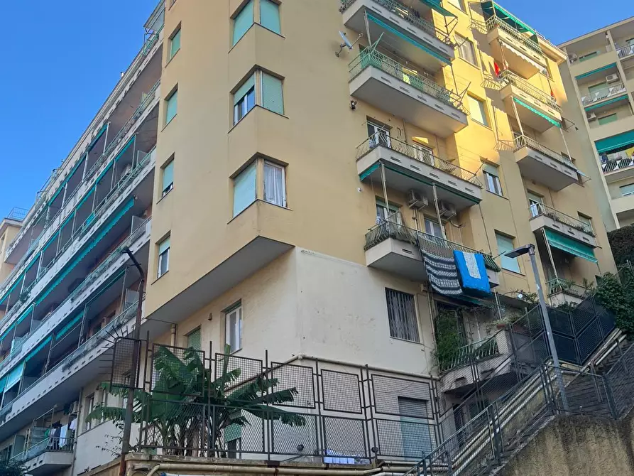 Immagine 1 di Pentalocale in vendita  in Via Federico Donaver 7 a Genova