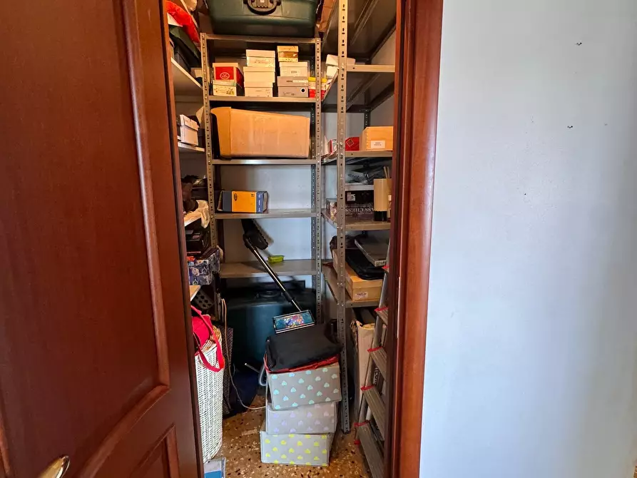 Immagine 17 di Pentalocale in vendita  a Genova