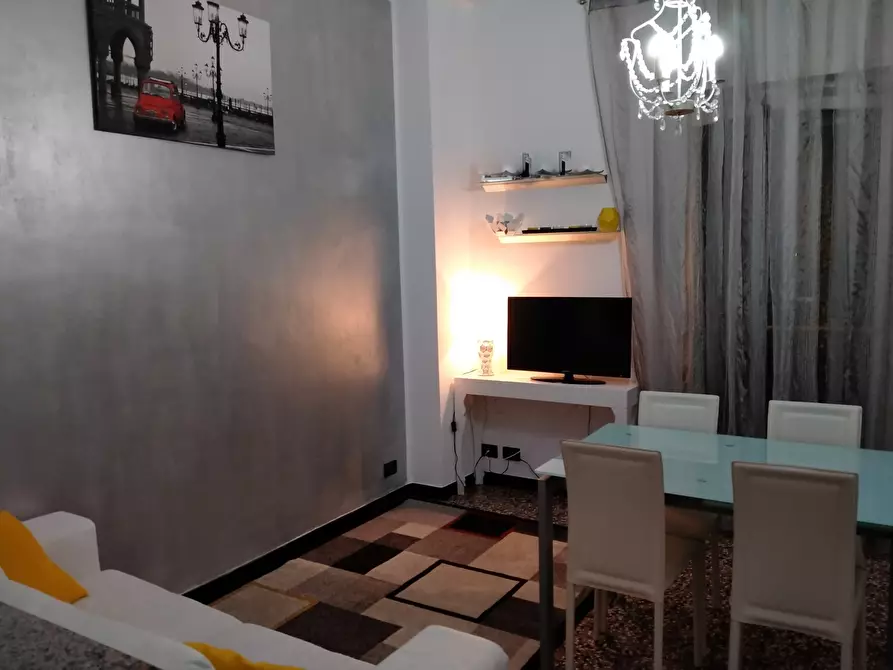 Immagine 15 di Bilocale in vendita  in Via delle Gavette a Genova