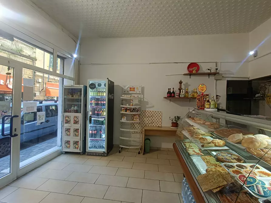 Immagine 3 di Attività commerciale in vendita  in Via Giacomo Giovanetti 75 R a Genova