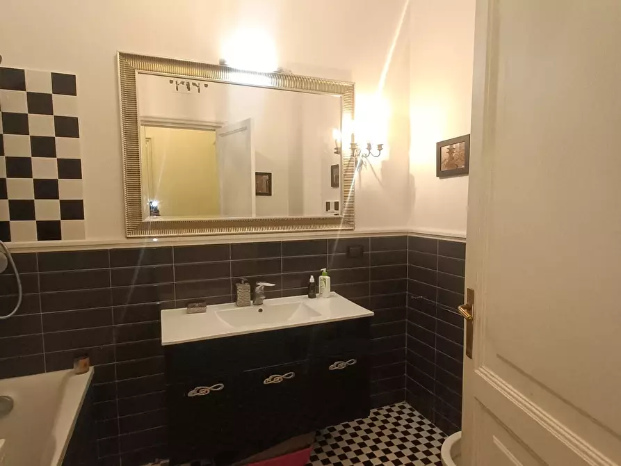 Immagine 51 di Appartamento in vendita  in Via Nizza 8 a Genova