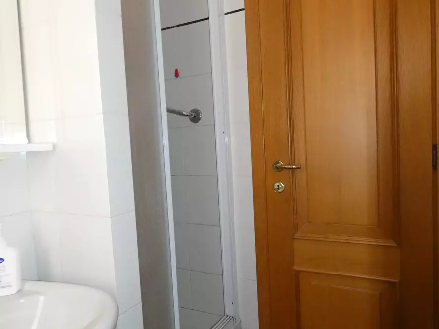 Immagine 10 di Appartamento in affitto  in Salita di Pino Sottano 2 a Genova